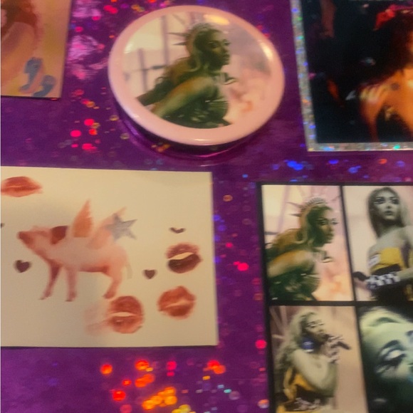 CHAPPELL ROAN ULTIMATE PROMOTIONAL BOXSET MINT !! - Picture 4 of 8